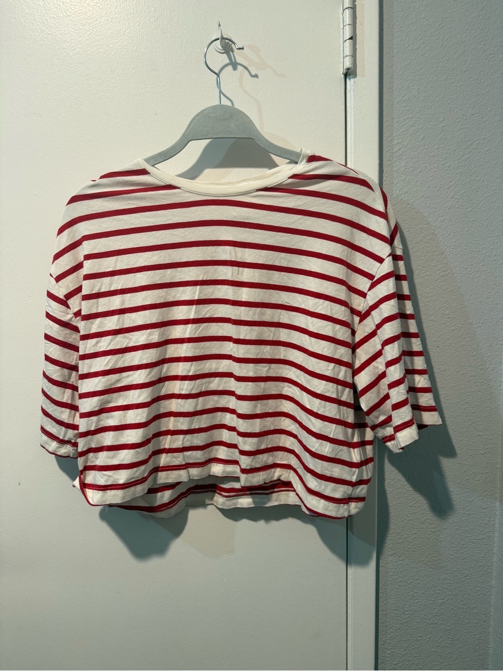 H&M White and Red Striped Cropped Tee